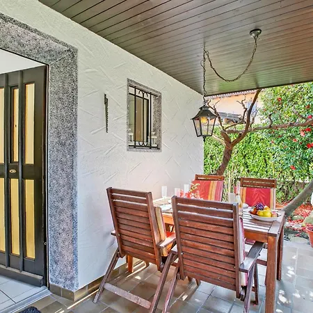 Apartment Casa Viola Garden - - Happy